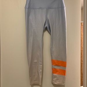 NWOT - Alo Yoga - Ombré Crop Leggings